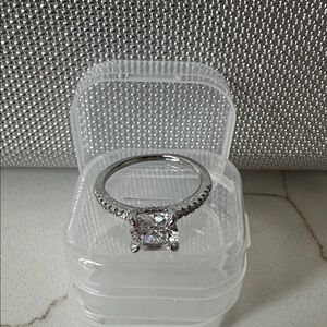 Dazzling Silver Ring with Clear Gemstone